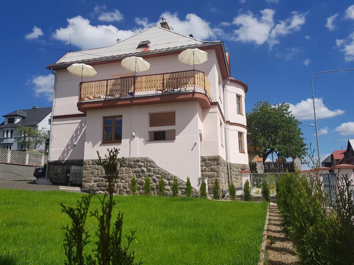 Vila Nejdek - Erzgebirge Aparthotel ภายนอก รูปภาพ