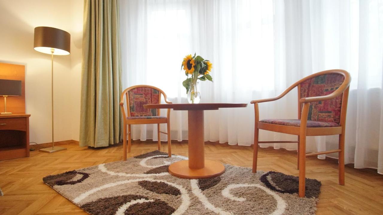 Vila Nejdek - Erzgebirge Aparthotel ภายนอก รูปภาพ