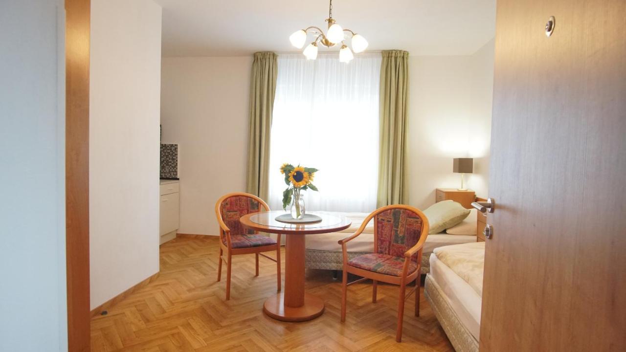 Vila Nejdek - Erzgebirge Aparthotel ภายนอก รูปภาพ