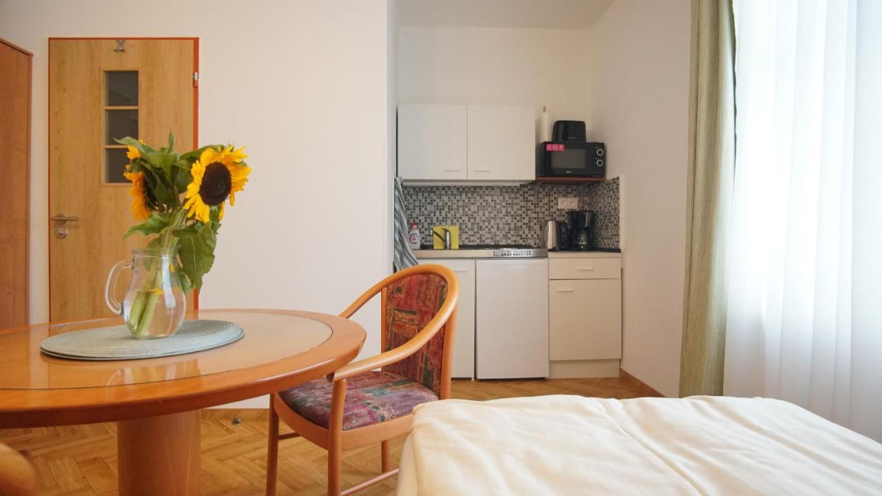 Vila Nejdek - Erzgebirge Aparthotel ภายนอก รูปภาพ